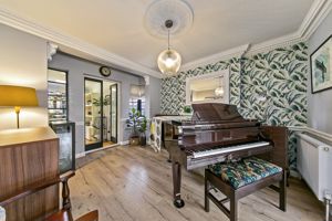 Family Room- click for photo gallery